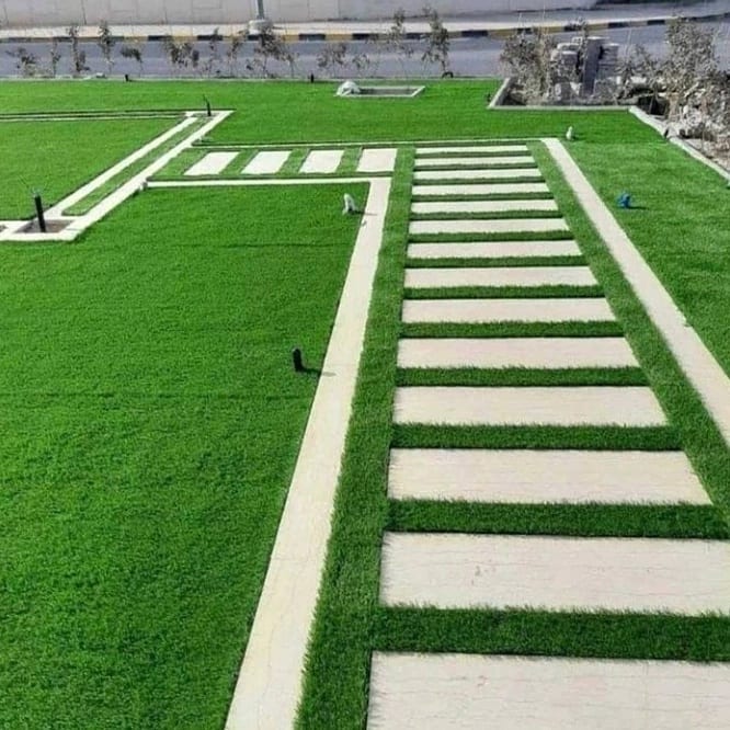 تركيب العشب الصناعي
